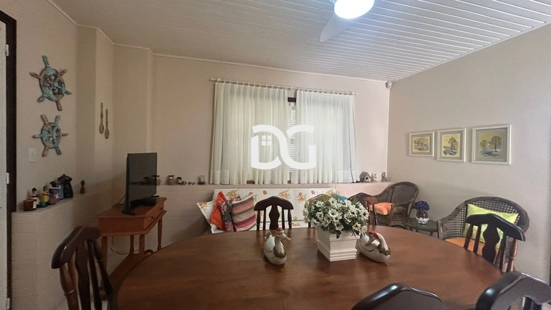 Casa ampla e bem distribuída, composta por 5 dormitórios: 10ª foto da galeria de imagens do imóvel