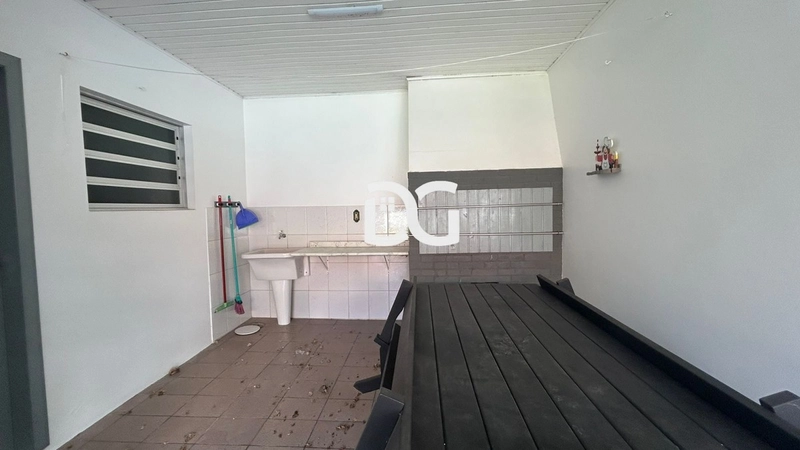 Casa ampla e bem distribuída, composta por 5 dormitórios: 7ª foto da galeria de imagens do imóvel