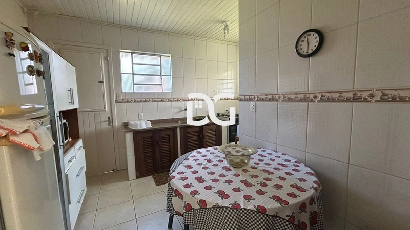 Casa ampla e bem distribuída, composta por 5 dormitórios: 16ª foto da galeria de imagens do imóvel