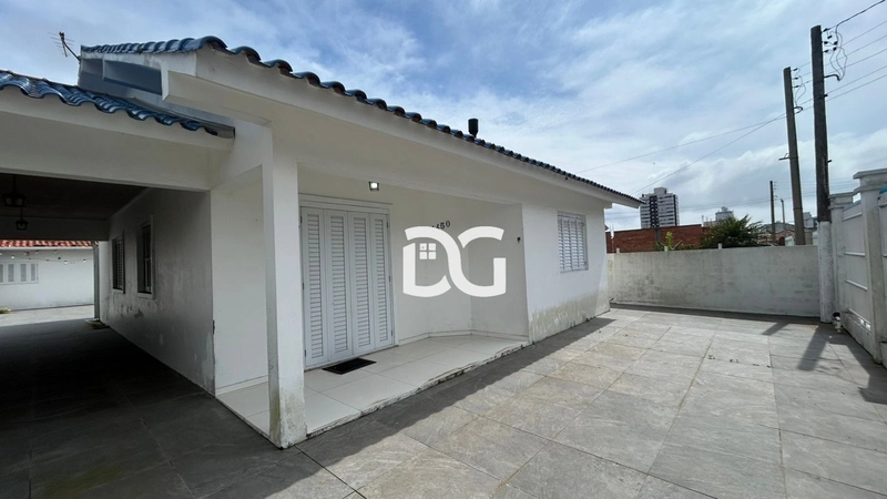 Casa composta de 2 dormitórios: 2ª foto da galeria de imagens do imóvel