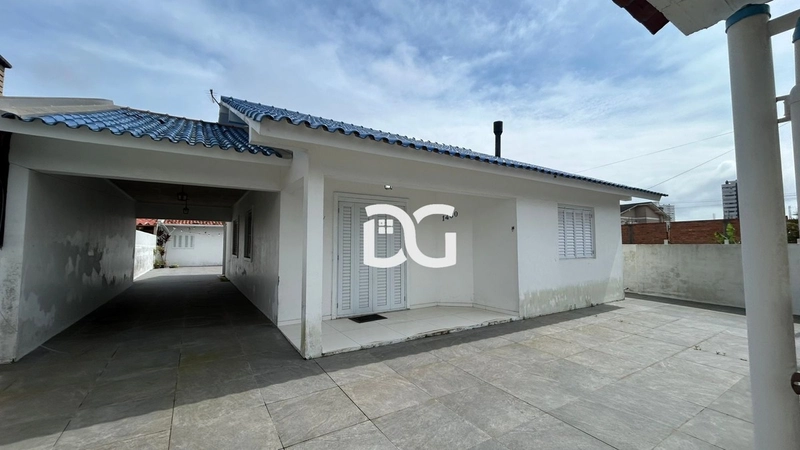 Casa composta de 2 dormitórios: 1ª foto da galeria de imagens do imóvel