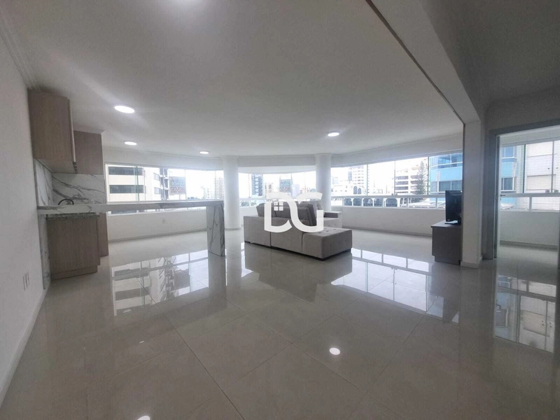 3 dormitórios e 2 vagas de garagem na Avenida da Igreja: 3ª foto da galeria de imagens do imóvel