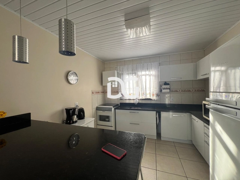 Excelente casa, ampla e bem localizada, ideal para quem busca conforto: 3ª foto da galeria de imagens do imóvel
