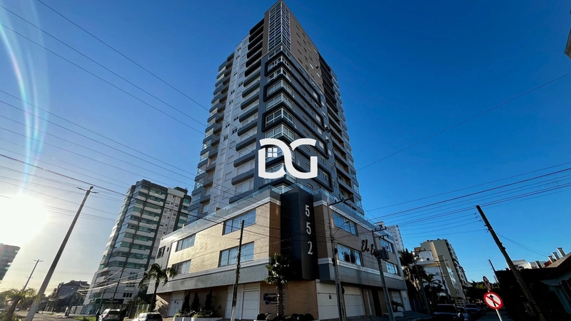 Apartamento mobiliado e decorado com excelente bom gosto: 1ª foto da galeria de imagens do imóvel