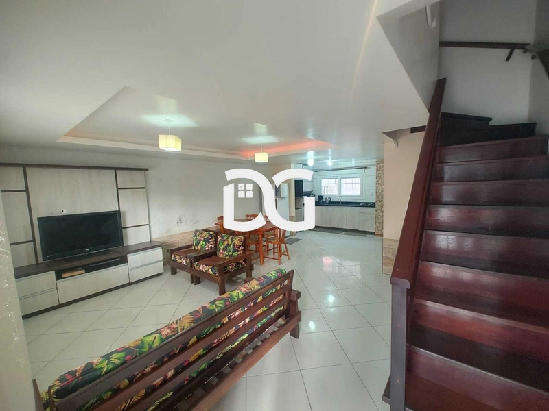 SOBRADO DUPLEX A PASSOS DO MAR EM TRAMANDAÍ: 4ª foto da galeria de imagens do imóvel