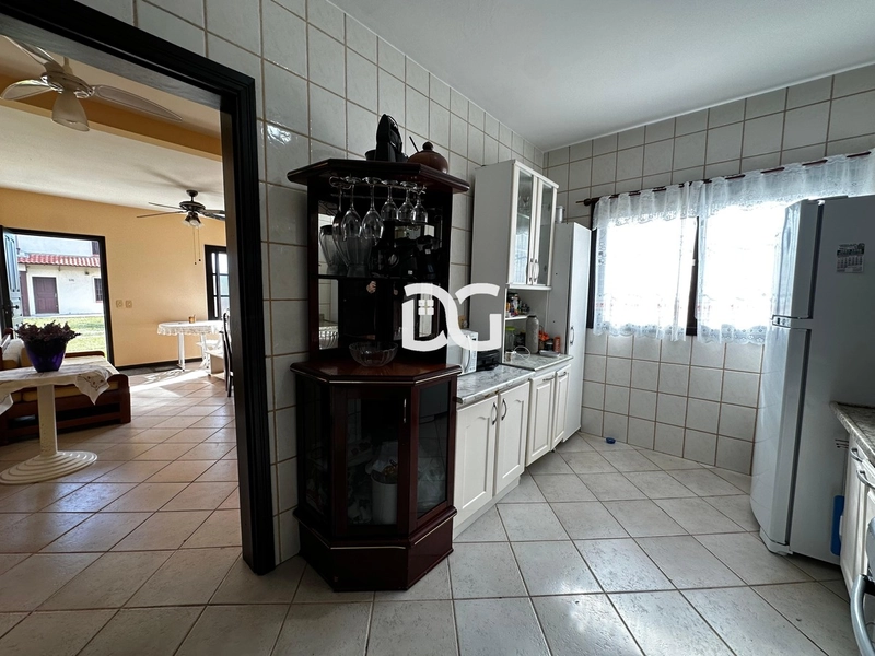 Lindo sobrado mobiliado, composto por 3 dormitórios a 1 quadra do mar: 10ª foto da galeria de imagens do imóvel