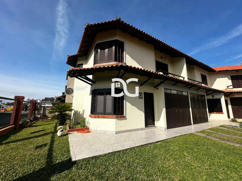 Lindo sobrado mobiliado, composto por 3 dormitórios a 1 quadra do mar: 3ª foto da galeria de imagens do imóvel