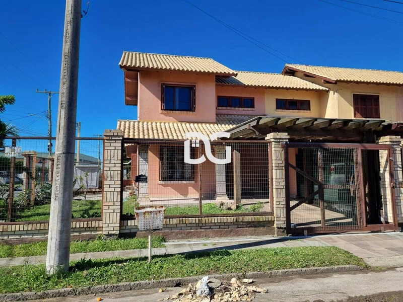 Sobrado composto por 2 dormitórios, sendo 1 suíte