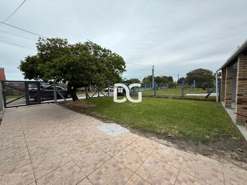 Residência composta por 03 dormitórios, sala de estar e jantar: 2ª foto da galeria de imagens do imóvel