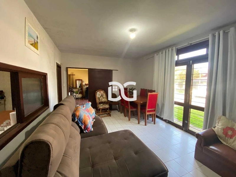 Ampla casa composta por quatro dormitórios proporcionando conforto: 10ª foto da galeria de imagens do imóvel