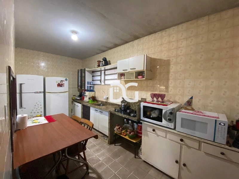 Ampla casa composta por quatro dormitórios proporcionando conforto: 11ª foto da galeria de imagens do imóvel