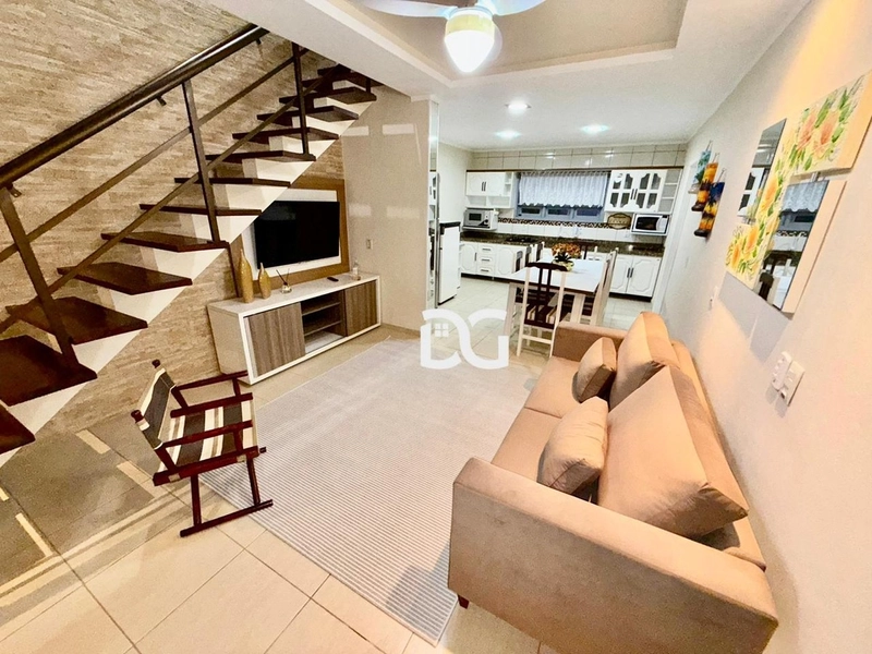 Ampla casa composta por quatro dormitórios, com piscina: 4ª foto da galeria de imagens do imóvel