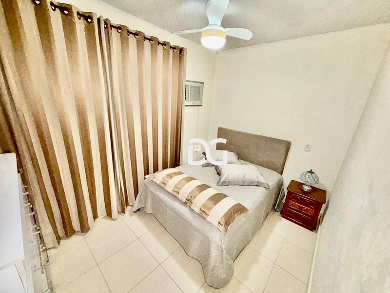 Ampla casa composta por quatro dormitórios, com piscina: 15ª foto da galeria de imagens do imóvel