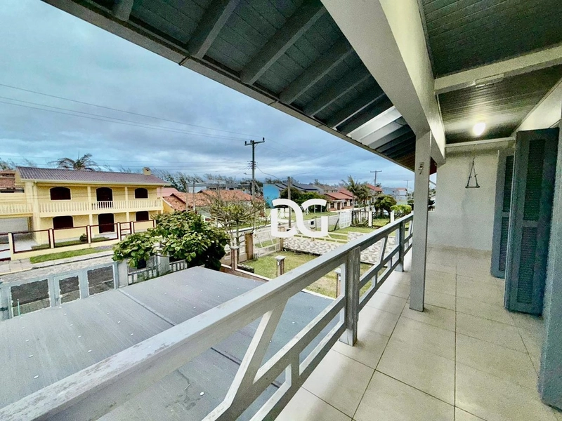 Ampla casa composta por quatro dormitórios, com piscina: 16ª foto da galeria de imagens do imóvel