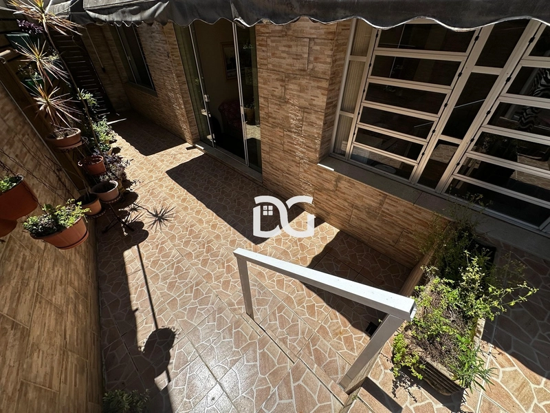 Apartamento localizado em avenida principal, oferecendo praticidade: 2ª foto da galeria de imagens do imóvel