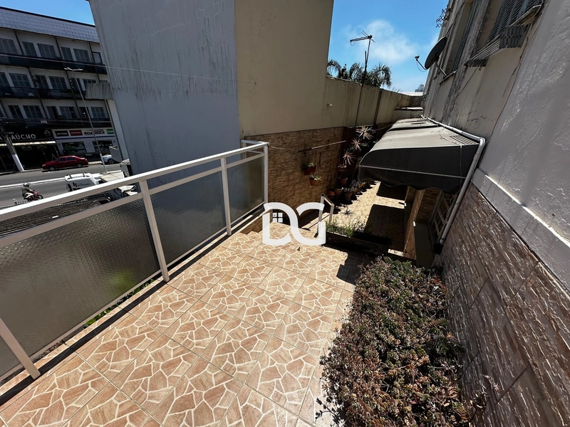 Apartamento localizado em avenida principal, oferecendo praticidade: 3ª foto da galeria de imagens do imóvel