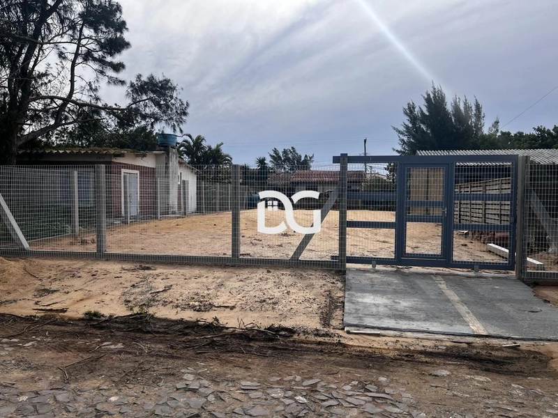 Terreno com dimensões de 12x25 metros, totalizando 300m²: 2ª foto da galeria de imagens do imóvel