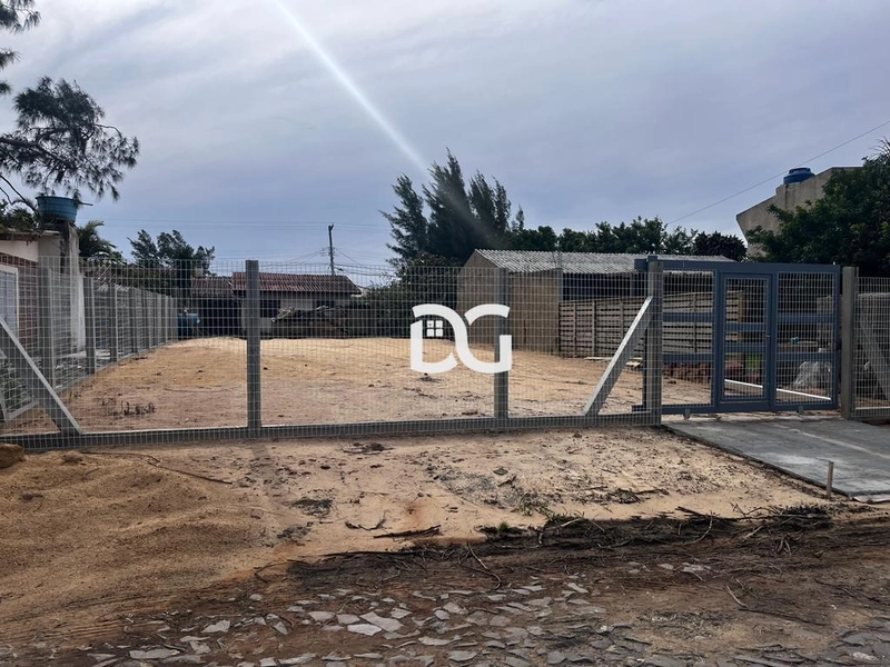 Terreno com dimensões de 12x25 metros, totalizando 300m²: 3ª foto da galeria de imagens do imóvel