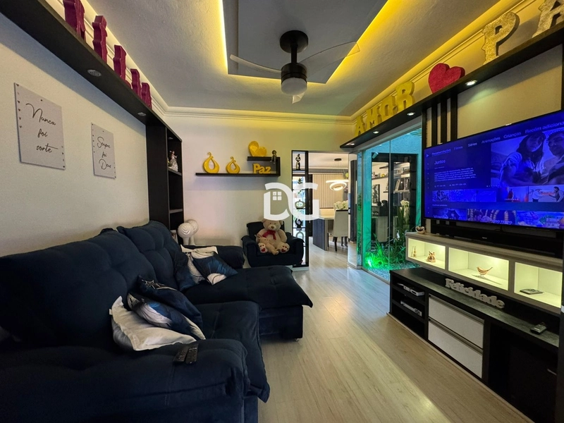 Casa ampla e moderna composta por 2 dormitórios, 1 suíte e closet