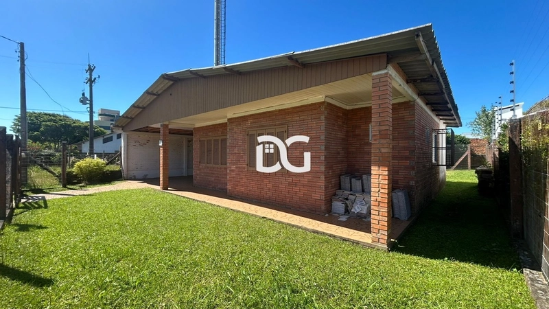 Casa composta por 3 dormitórios, sendo 1 suíte: 2ª foto da galeria de imagens do imóvel