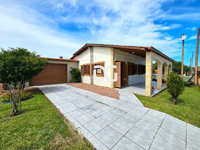 Casa composta de 3 dormitórios: 1ª foto da galeria de imagens do imóvel