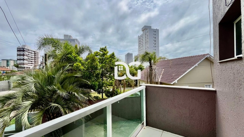 Duplex moderno e bem distribuído, composto por 2 suítes amplas: 10ª foto da galeria de imagens do imóvel