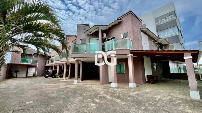 Duplex moderno e bem distribuído, composto por 2 suítes amplas: 1ª foto da galeria de imagens do imóvel