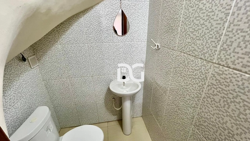 Duplex moderno e bem distribuído, composto por 2 suítes amplas: 7ª foto da galeria de imagens do imóvel