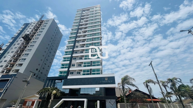 Ideal para quem busca viver com estilo e praticidade no litoral: 2ª foto da galeria de imagens do imóvel