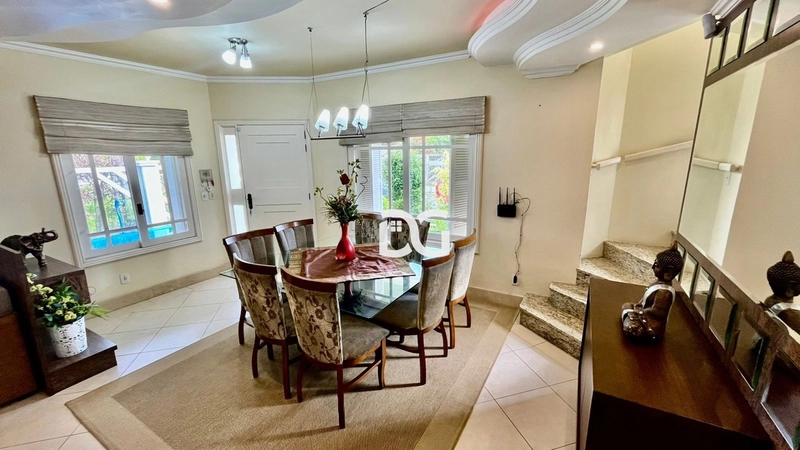 Sobrado amplo e confortável perfeito para quem busca conforto: 4ª foto da galeria de imagens do imóvel