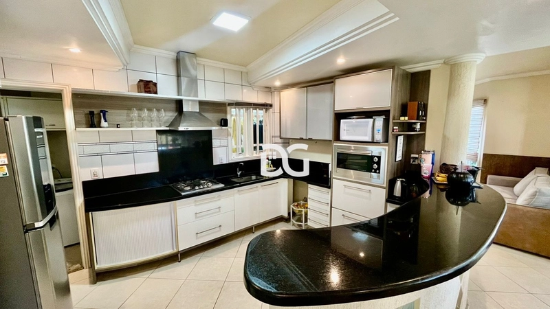 Sobrado amplo e confortável perfeito para quem busca conforto: 7ª foto da galeria de imagens do imóvel