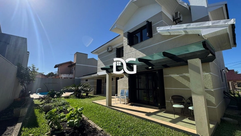 AMPLO SOBRADO JUNTO AO FORÚM DE TRAMANDAÍ: 4ª foto da galeria de imagens do imóvel