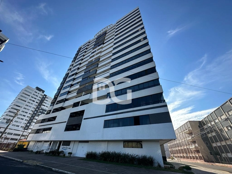 AMPLO APARTAMENTO A VENDA JUNTO AO MAR EM TRAMANDAÍ