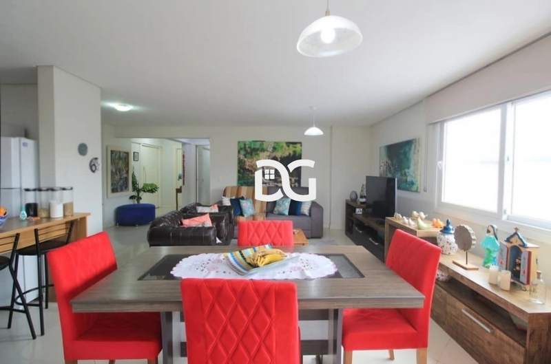 AMPLO APARTAMENTO A VENDA JUNTO AO MAR EM TRAMANDAÍ: 6ª foto da galeria de imagens do imóvel