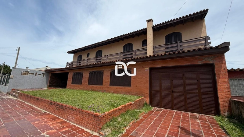 Sobrado amplo ideal para famílias grandes ou para quem busca espaço: 1ª foto da galeria de imagens do imóvel