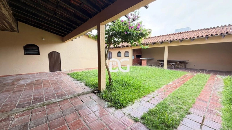 Sobrado amplo ideal para famílias grandes ou para quem busca espaço: 27ª foto da galeria de imagens do imóvel