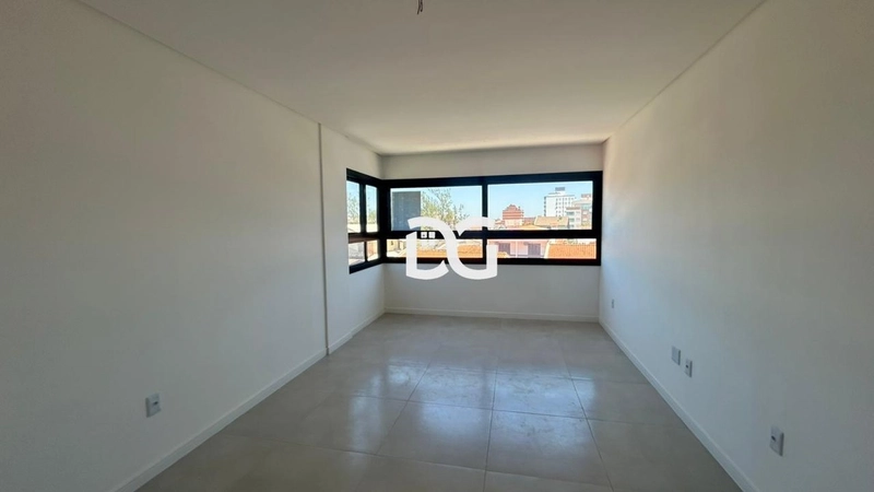 APARTAMENTO A 1 QUADRA DO MAR NO CENTRO DE TRAMANDAÍ: 2ª foto da galeria de imagens do imóvel