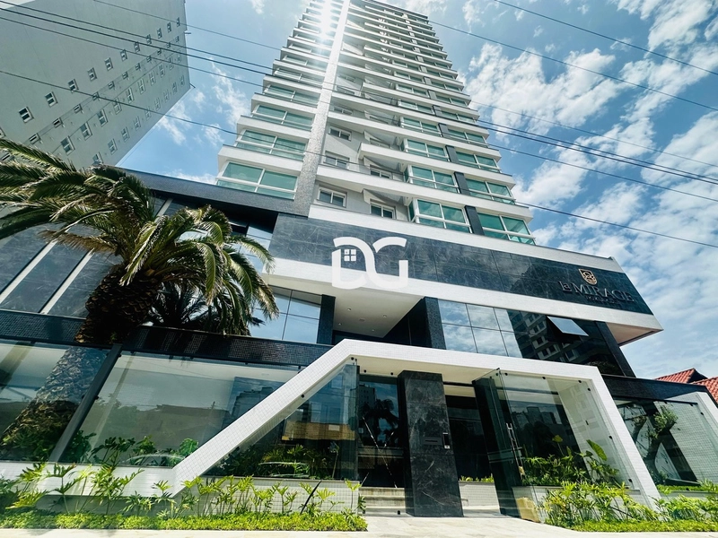 Ideal para quem busca viver com estilo e praticidade no litoral: 1ª foto da galeria de imagens do imóvel