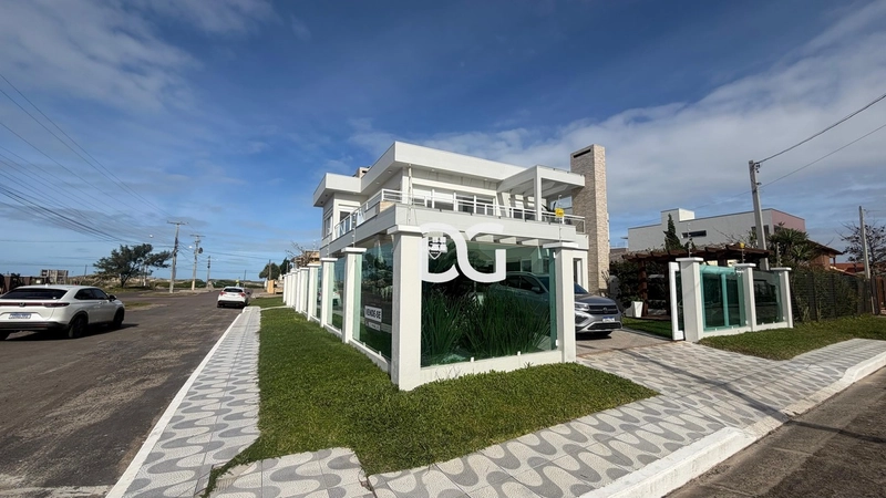 Maravilhosa casa de esquina com vista para o mar: 3ª foto da galeria de imagens do imóvel