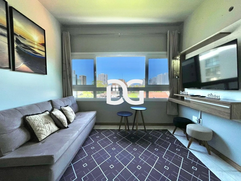 APARTAMENTO MOBILIADO E DECORADO NO CENTRO DE TRAMANDAÍ: 2ª foto da galeria de imagens do imóvel