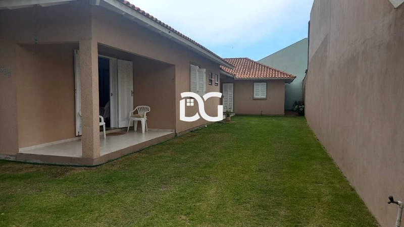 CASA A VENDA NO CENTRO DE TRAMANDAÍ: 3ª foto da galeria de imagens do imóvel