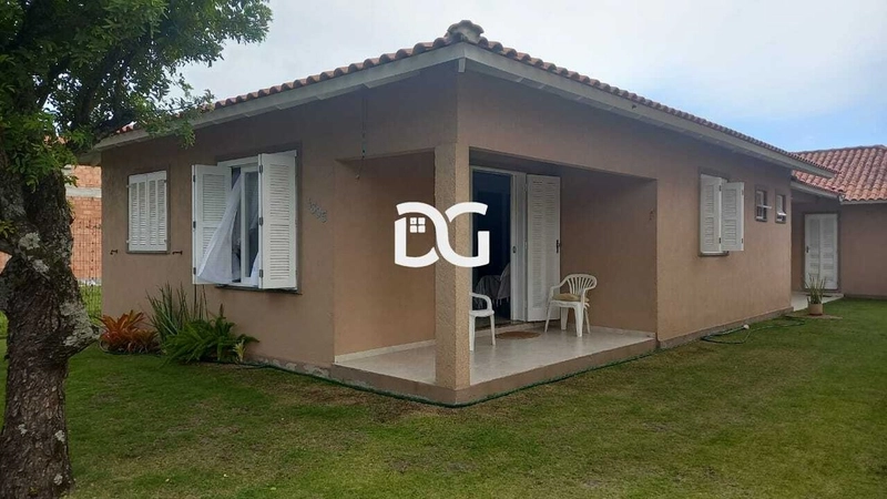 CASA A VENDA NO CENTRO DE TRAMANDAÍ: 1ª foto da galeria de imagens do imóvel