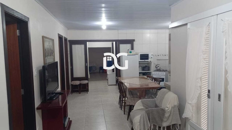 CASA A VENDA NO CENTRO DE TRAMANDAÍ: 5ª foto da galeria de imagens do imóvel