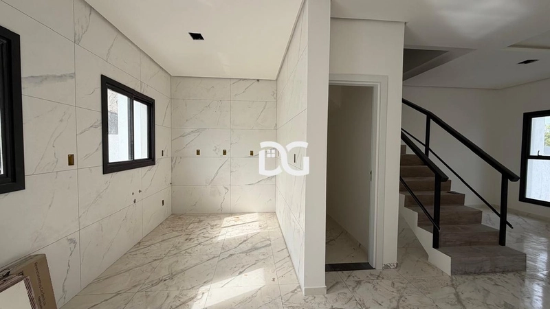 Casa em excelente localização para venda em Tramandaí-RS: 5ª foto da galeria de imagens do imóvel