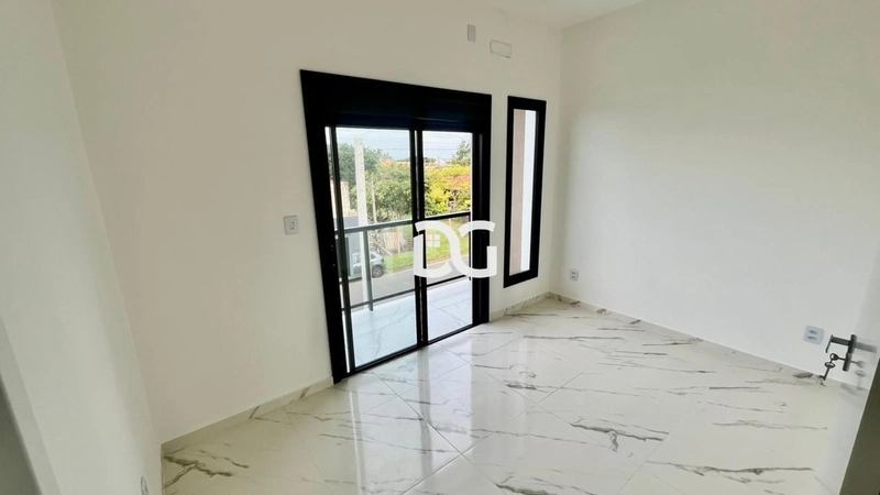 Casa em excelente localização para venda em Tramandaí-RS: 5ª foto da galeria de imagens do imóvel