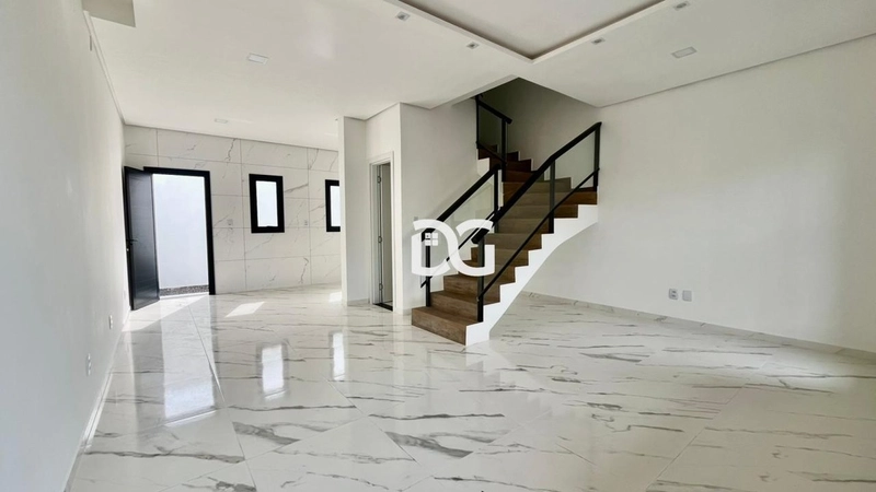 Casa em excelente localização para venda em Tramandaí-RS: 2ª foto da galeria de imagens do imóvel