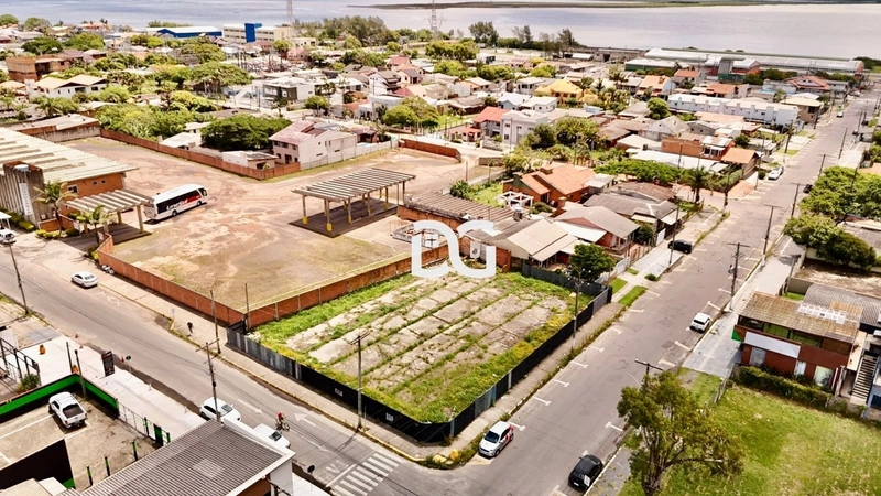 Lote urbano de esquina, ideal para quem busca moradia e investimento: 3ª foto da galeria de imagens do imóvel