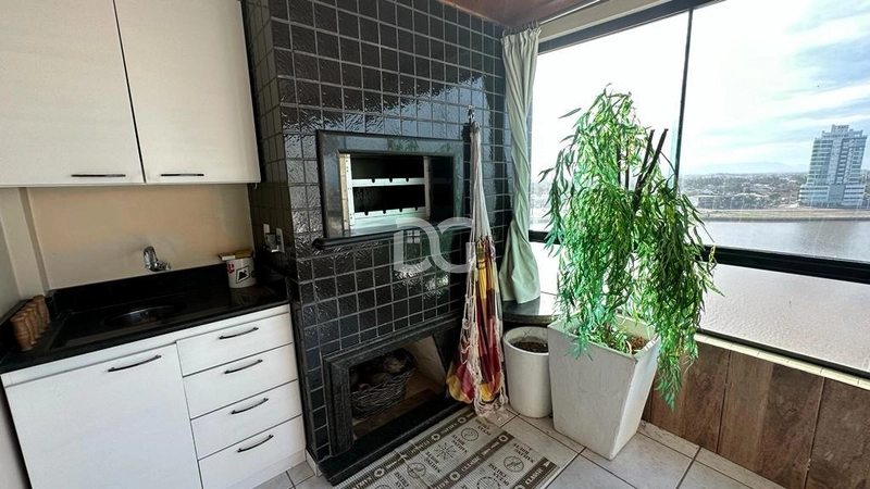 Belo apartamento de frente com ampla sacada e vista panorâmica: 8ª foto da galeria de imagens do imóvel