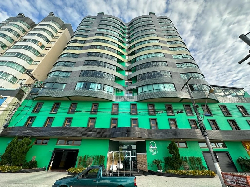 Belo apartamento de frente com ampla sacada e vista panorâmica: 1ª foto da galeria de imagens do imóvel