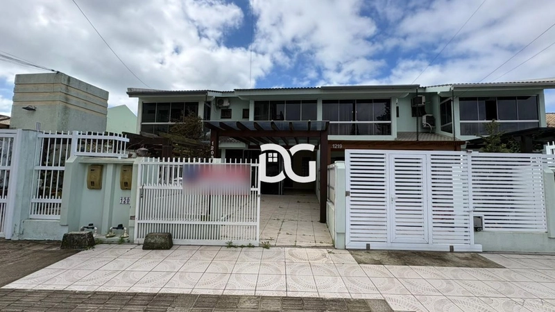 Duplex moderno e funcional, ideal para quem busca conforto